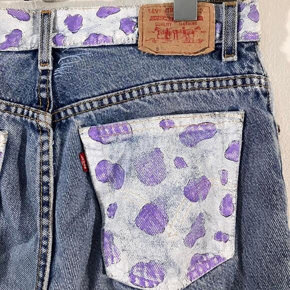 Vintage Y2K Levi’s Classic Relaxed 550 Painted Purple Cow Print - Picture 5 of 7